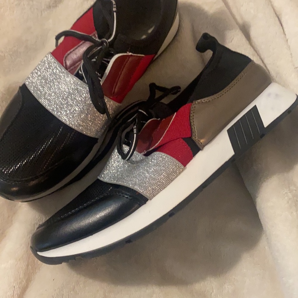Weeboo KE Sports tennis shoes